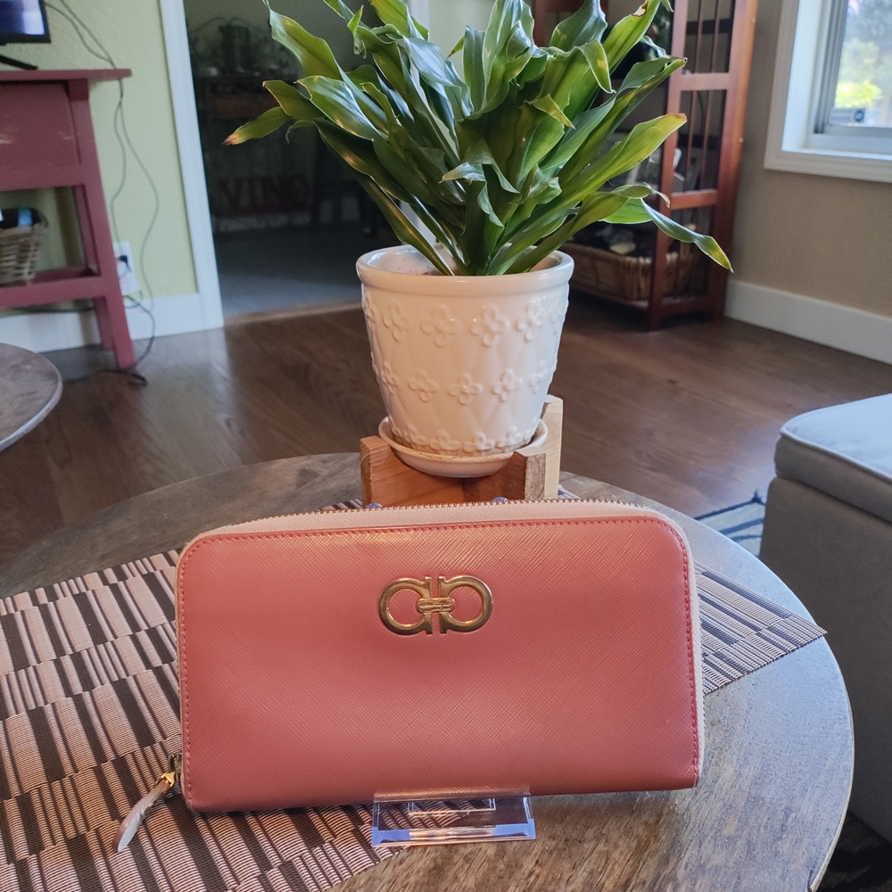 Salvatore Ferragamo Pink/Mauve Wallet with Gold Logo